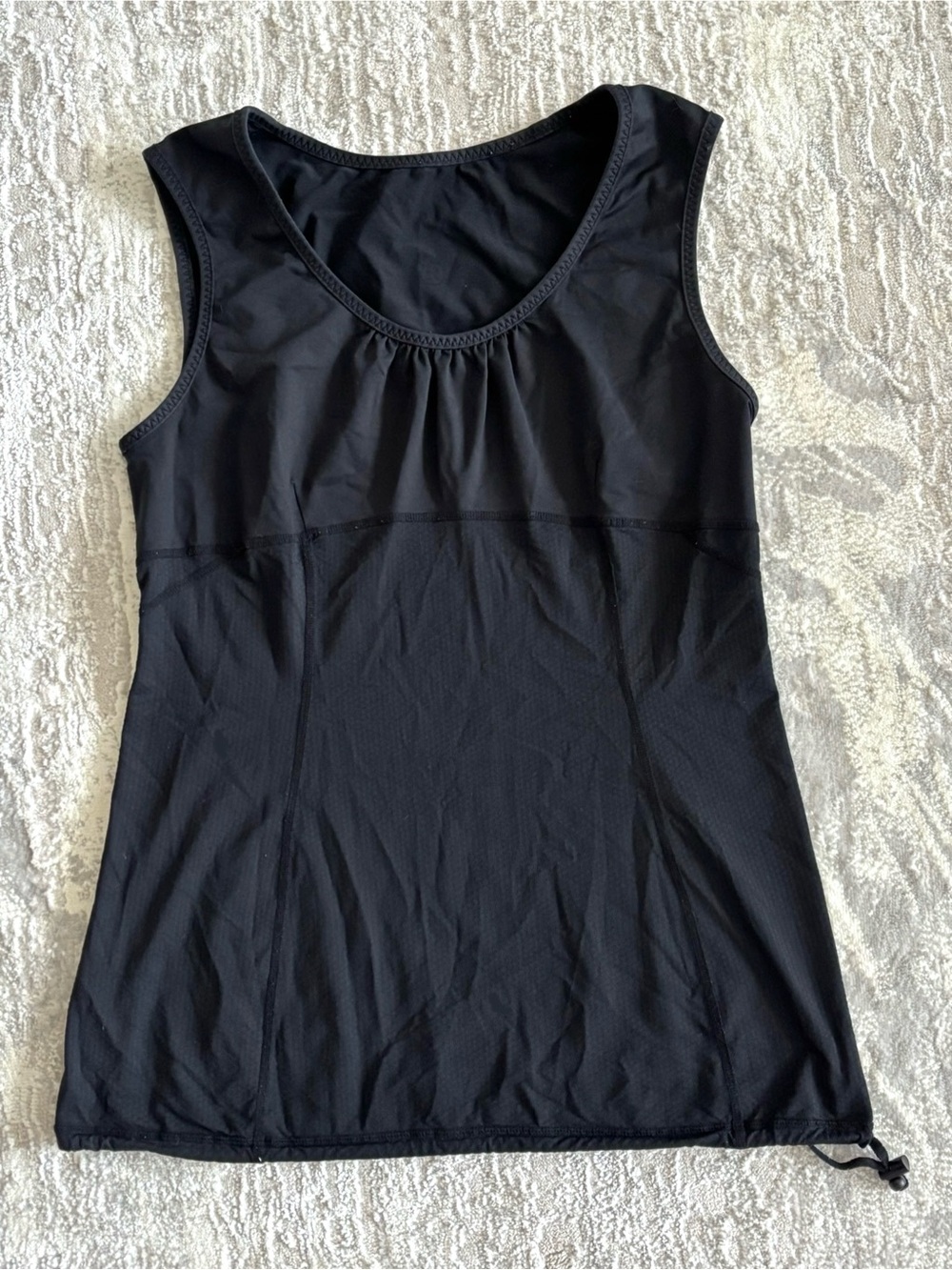 lululemon athletica Black Scoop Neck Performance Tank Drawstring Hem Size 6
